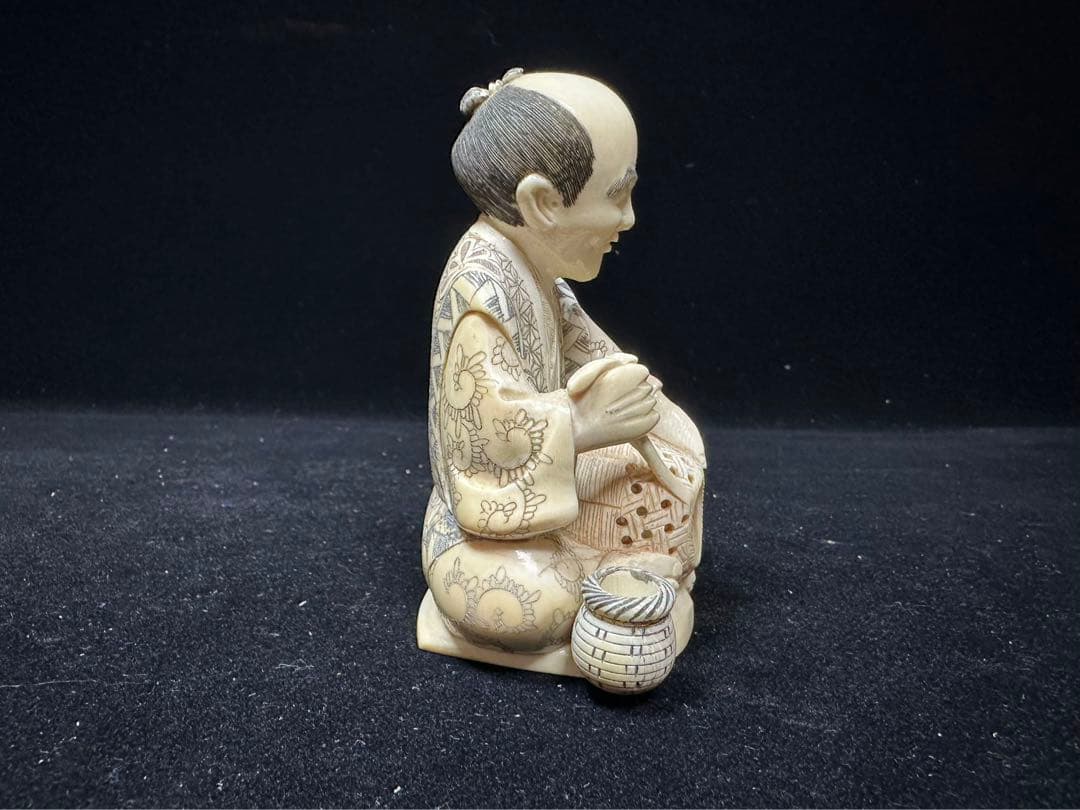 置物　アンティーク　天然素材　仏像　彫刻 古美術品　細密細工骨董　コレクション